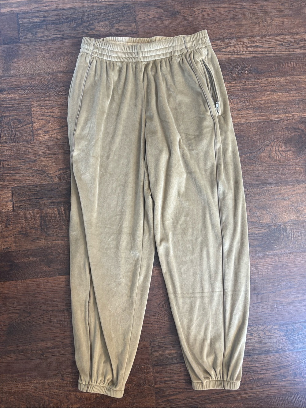 SKIMS High Waisted Jogger Pants golden Tan Velour Medium Kim Kardashians Line